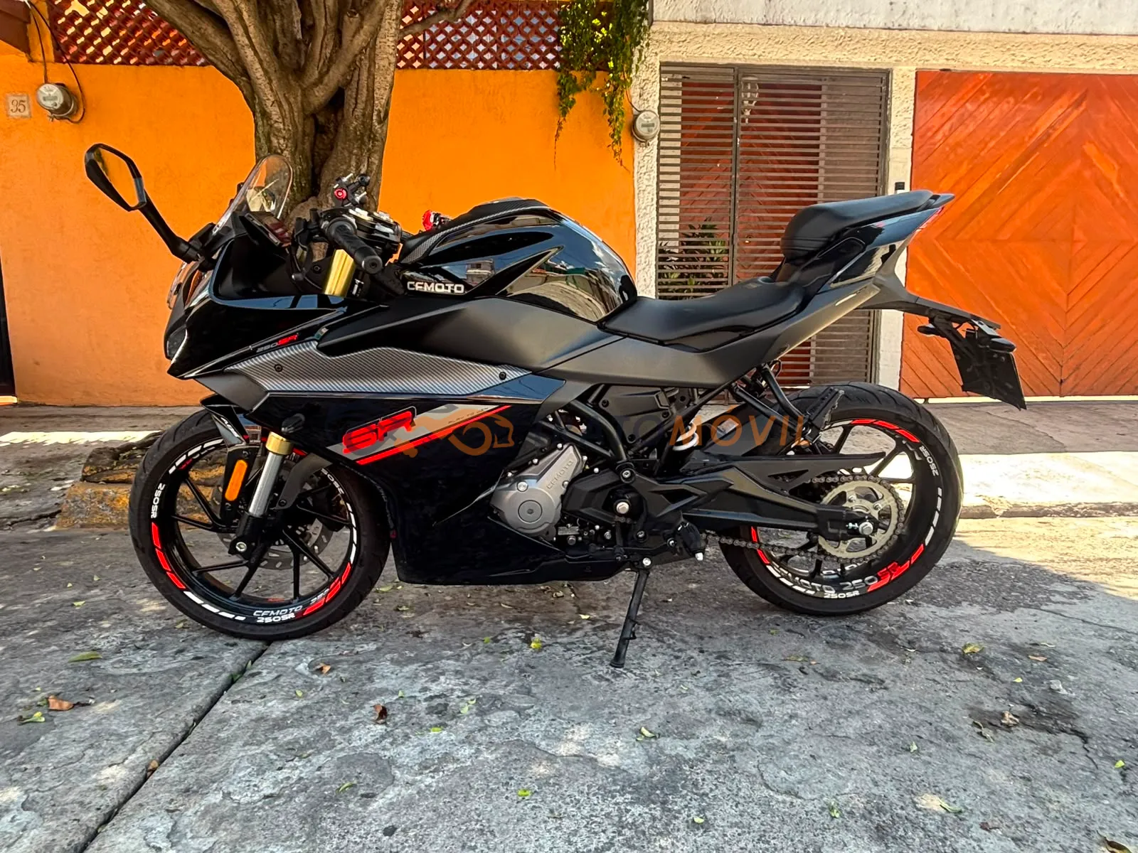 CF Moto 250 SR Fun - Image 04 (September 9, 2026)